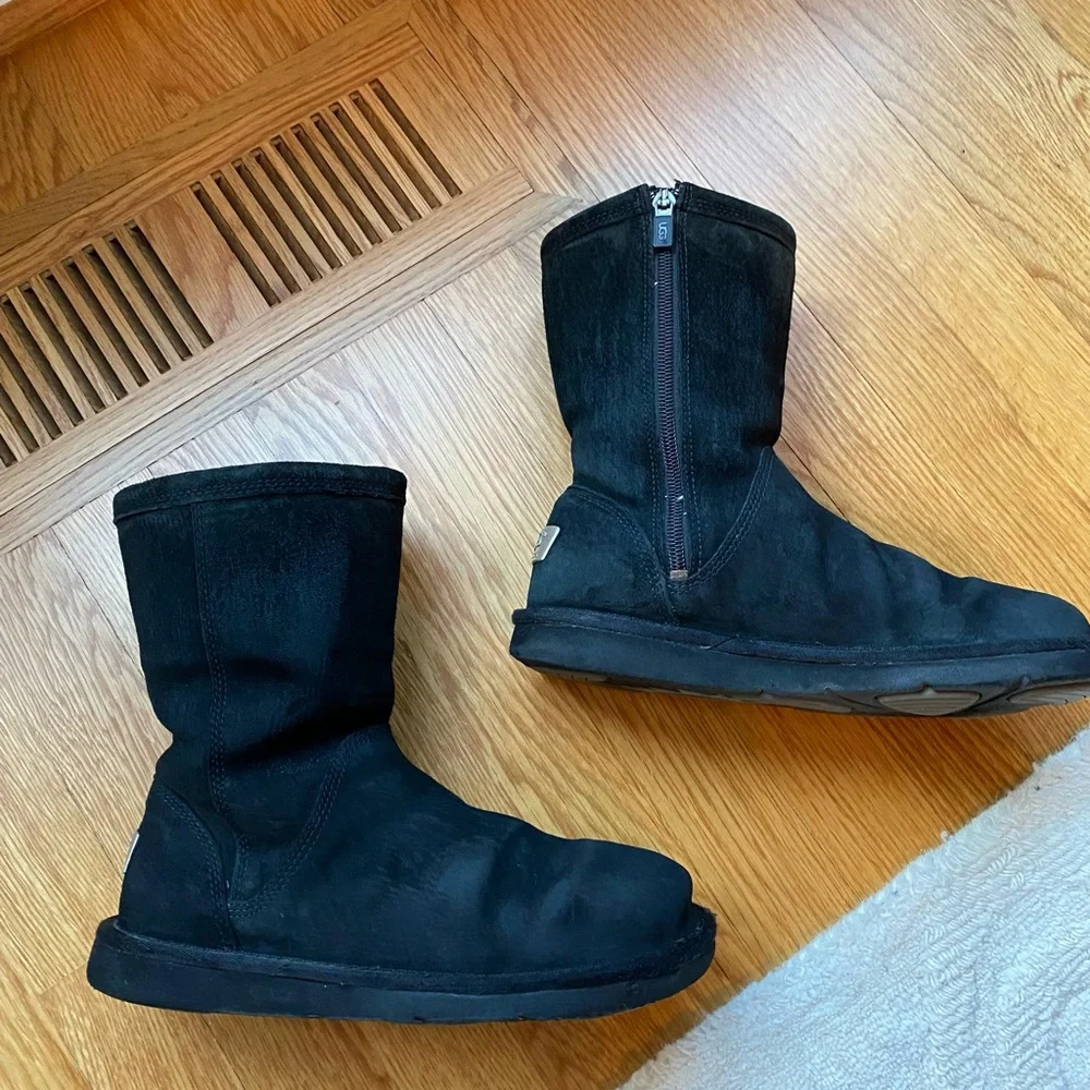 UGG Classic Boots - Picture 4 of 16